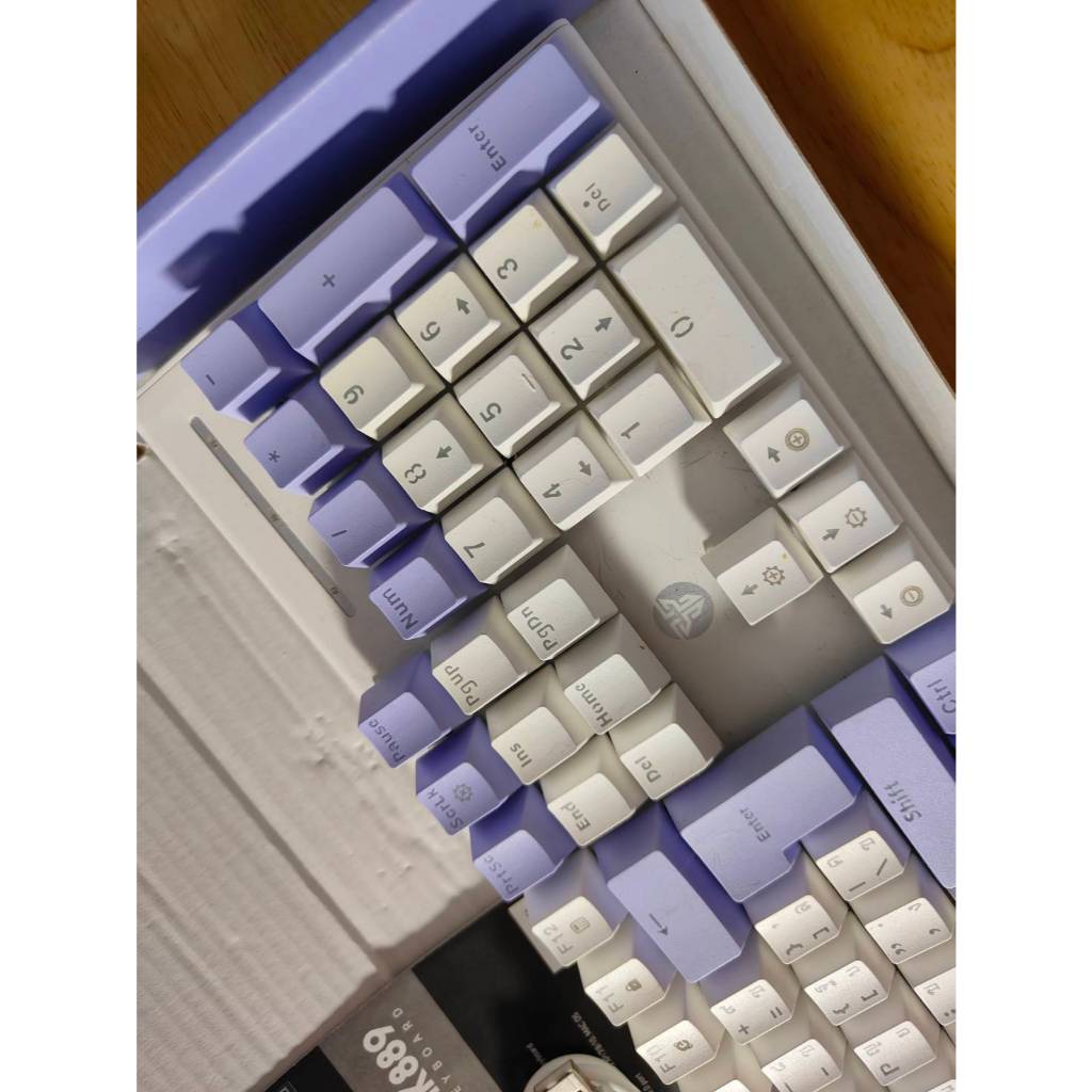 (สินค้ามือสอง) FANTECH รุ่น MK889 คีย์บอร์ดเกมมิ่ง MECHANICAL + RGB ปรับไฟได้ 13 โหมด