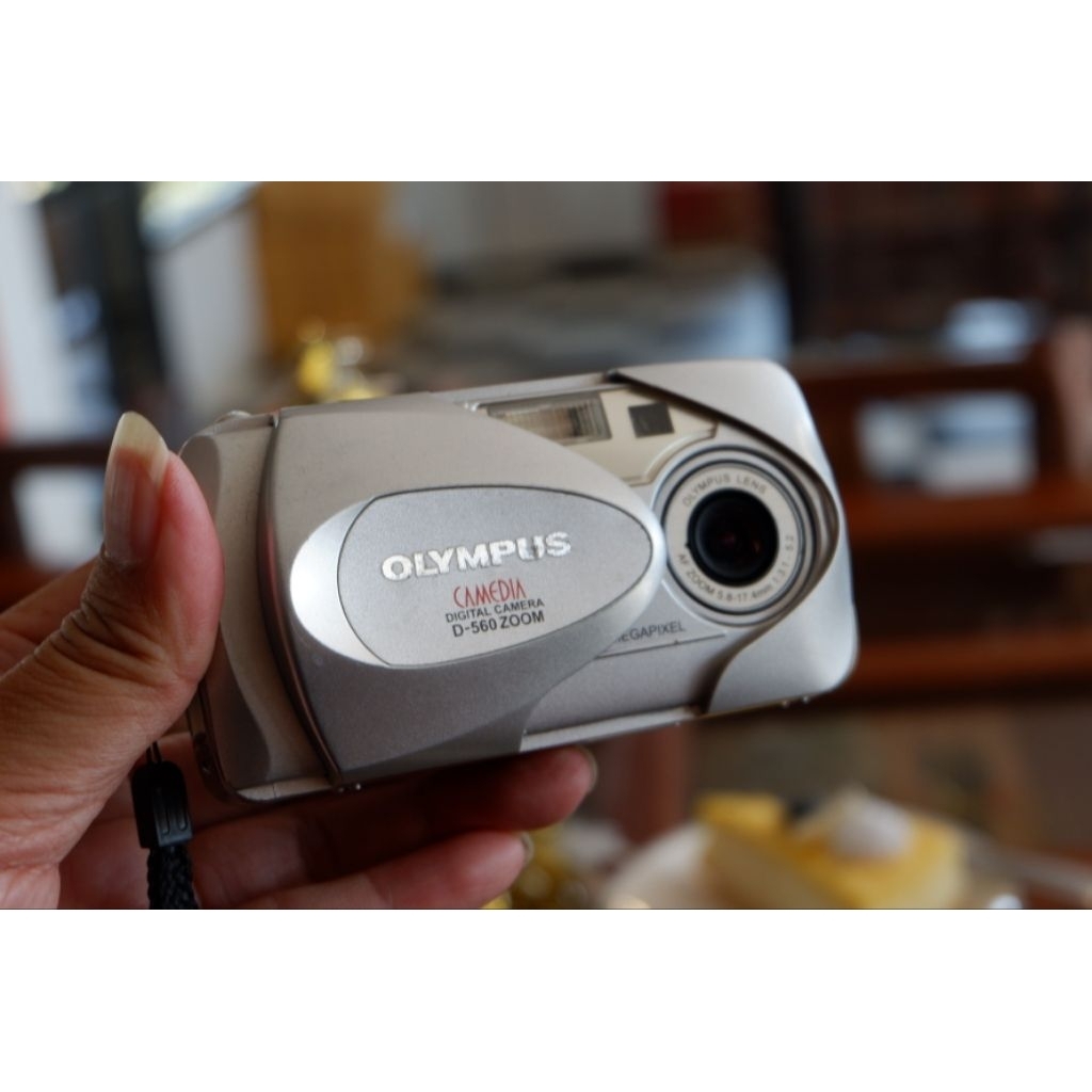 (ทักก่อน)กล้อง olympus x250 /d560z  ใส่ถ่านโทนฟิล์ม คอนทราสจัด สายฝอแนะนำ