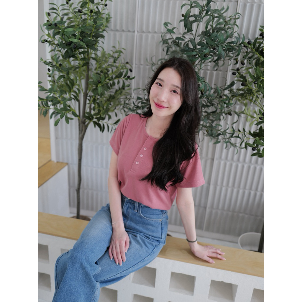 เสื้อคอกลม พื้นแขนสั้น ‘กระดุมเบสิค’ (5สี)