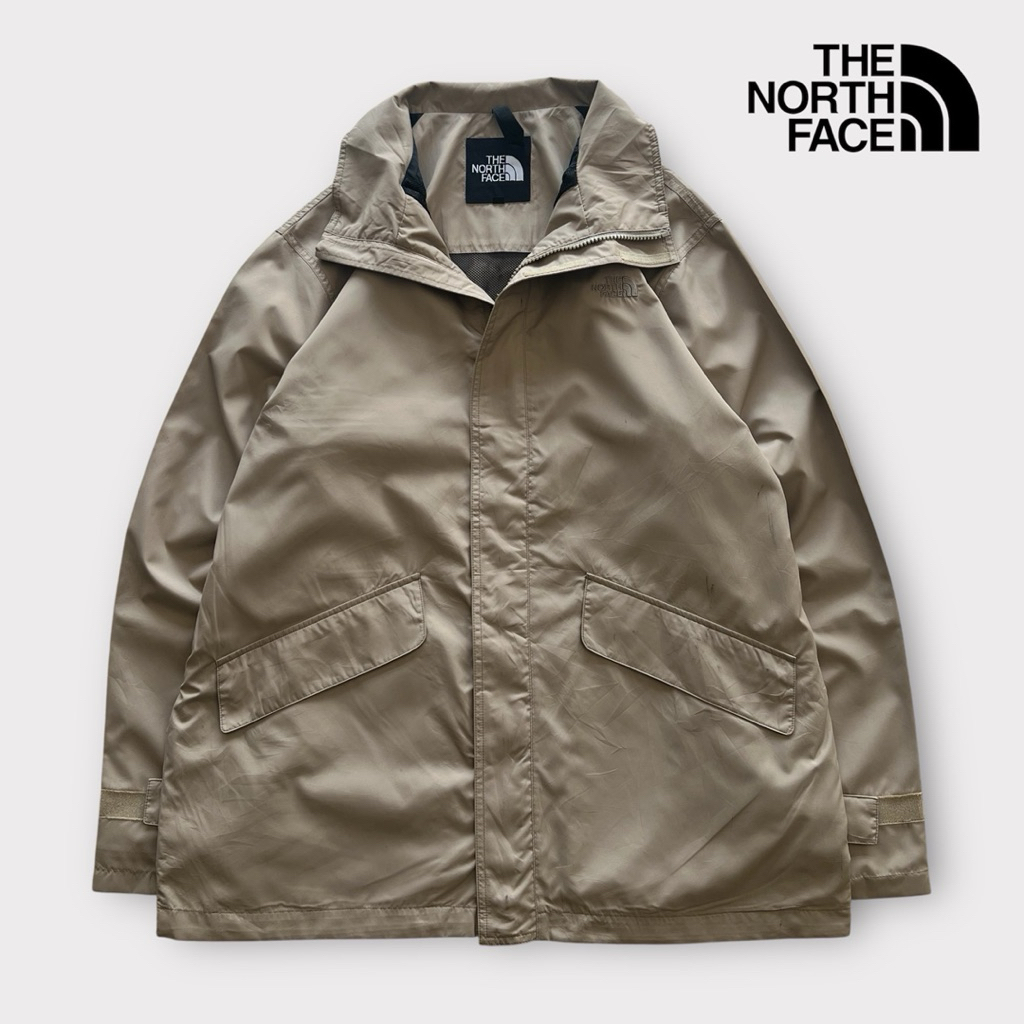 (5) เสื้อแจ็คเก็ตมือ2 : The North Face  (กันลม / กัน UV)