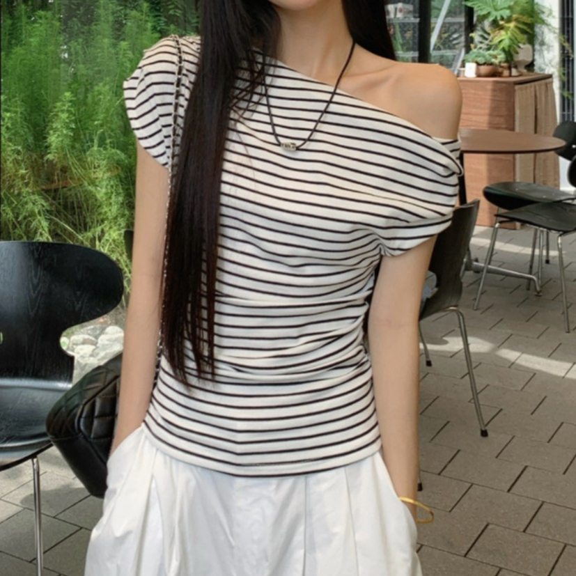 เสื้อครอปแขนสั้น ปาดไหล่ ลายทางสีตัดกัน รัดรูป สไตล์เกาหลี สุดฮอต หวานแหวว ใส่สบาย แฟชั่นใหม่