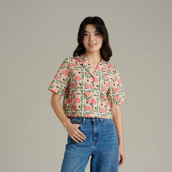 Mc JEANS (แม็คยีนส์) Online Exclusive เสื้อเชิ้ตผู้หญิง เสื้อเชิ้ตแขนสั้น ทรงครอป สีชมพู (Mc Resort Collection) MWSZ331