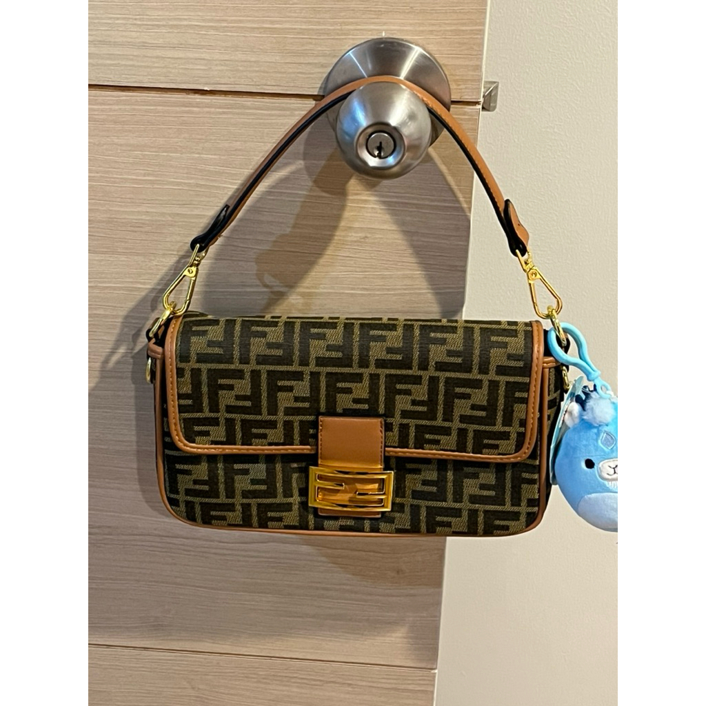 กระเป๋า FENDI มือสอง