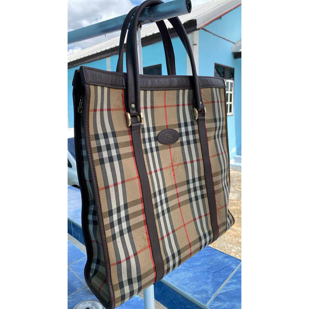 Burberry piano bag tote with horse ferry pint