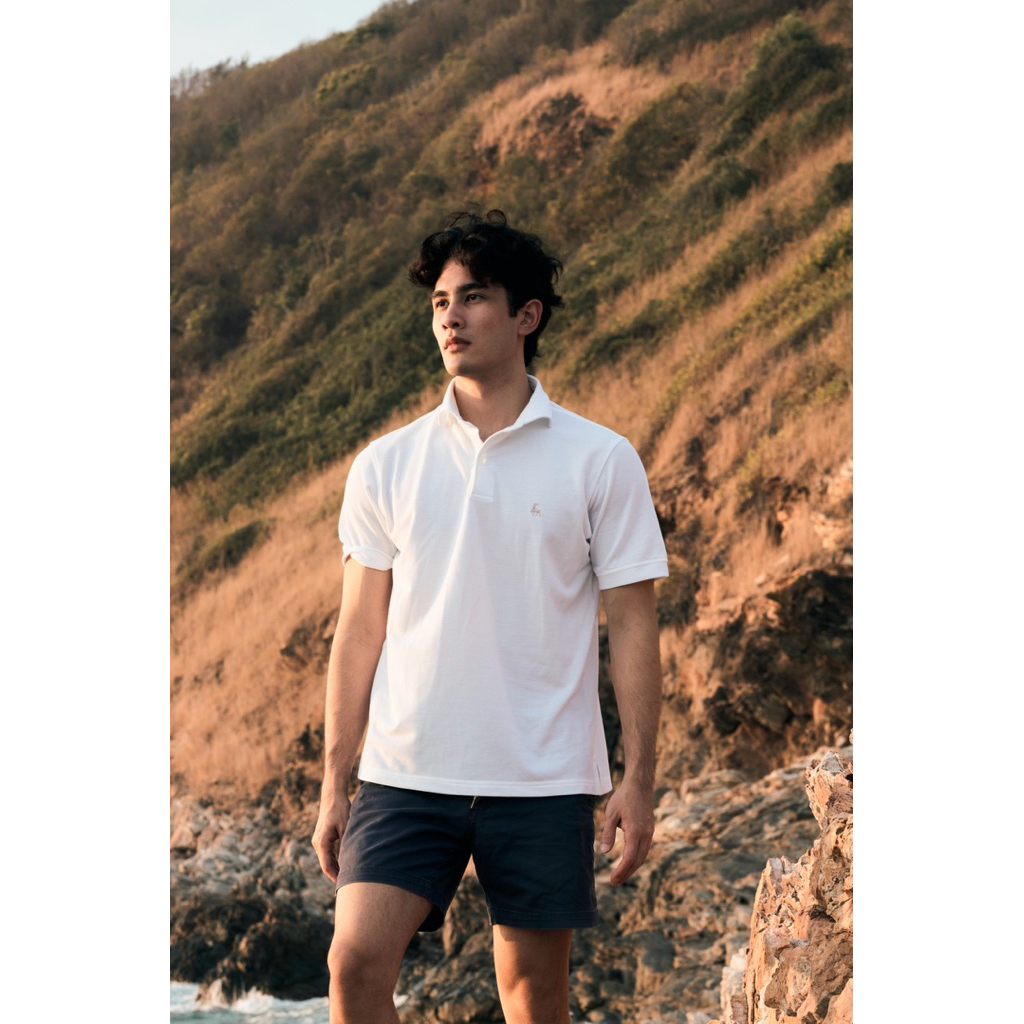 [CODE20ทักแชท] The Finery Polo โปโล สีขาว White ปักครีม | ผ้า Cotton 100% | ปก Italian Spread | Slim Fit | ปักโลโก้กวาง