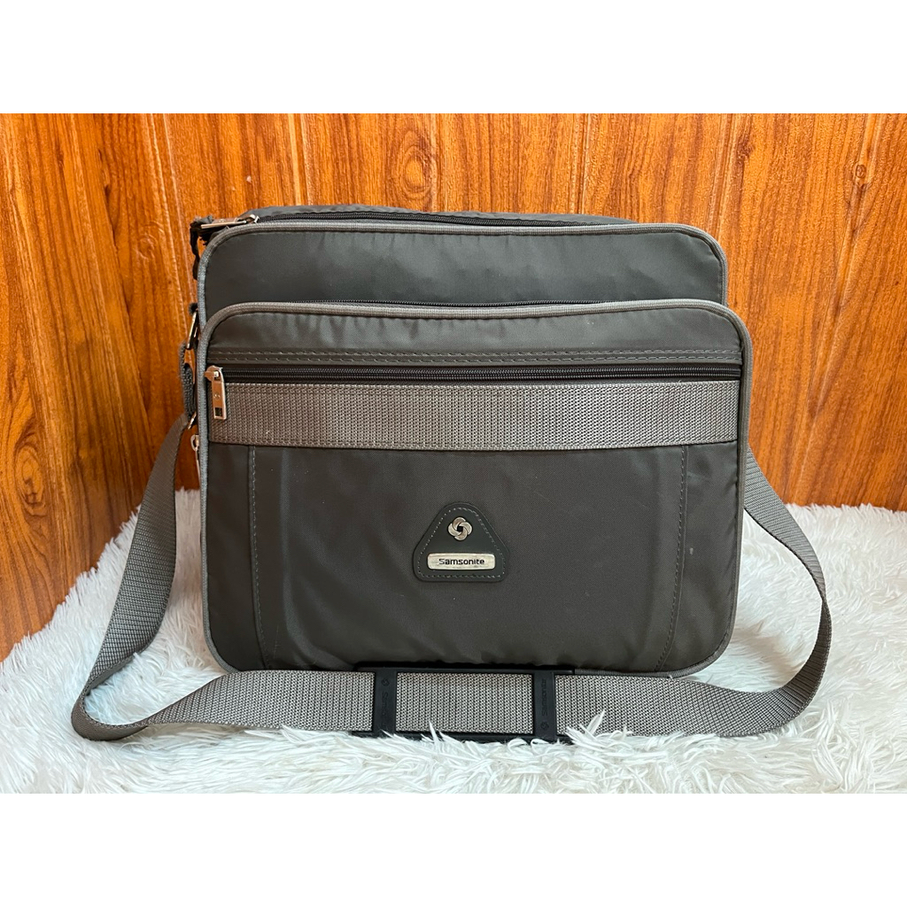 กระเป๋าสะพายข้างเดินทางได้แบรนด์🇲🇽♦️SAMSONITE♦️