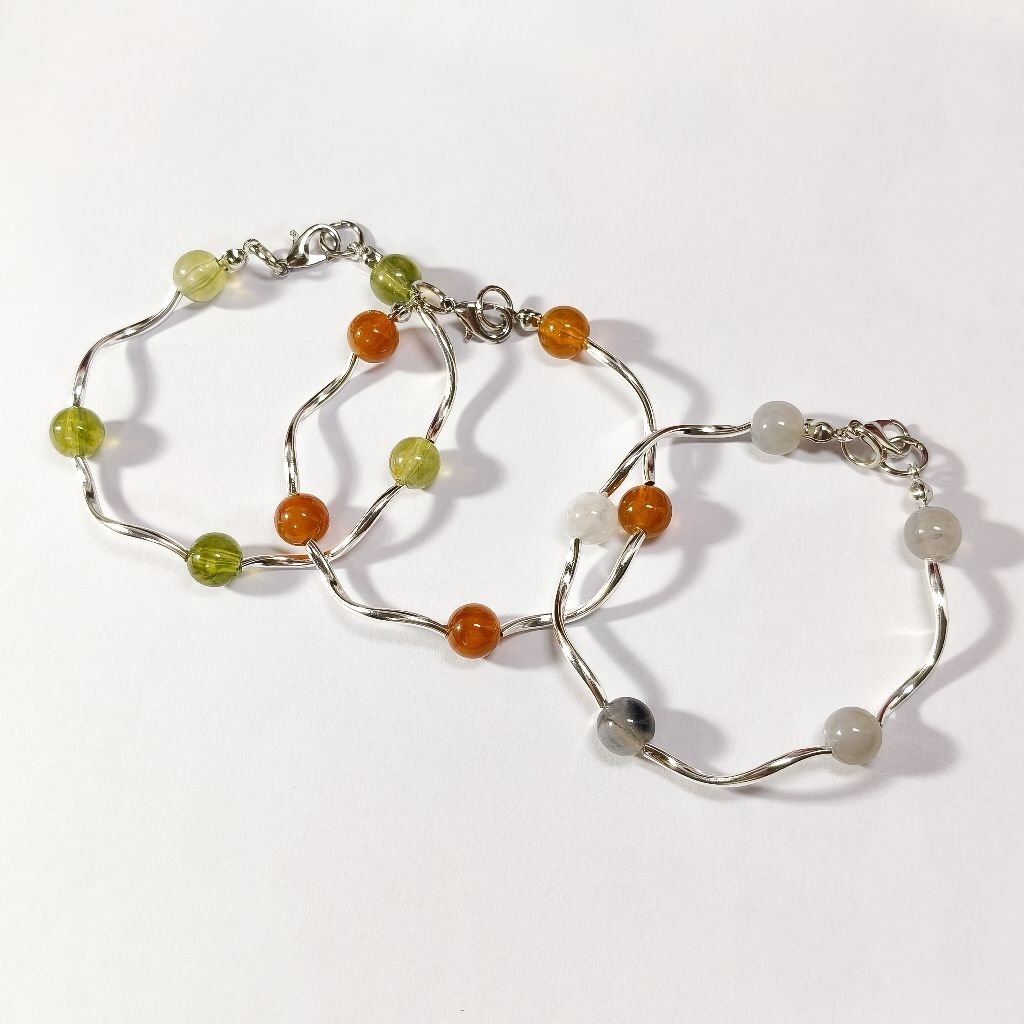 ⭐สร้อยข้อมือลูกปัดสี สไตล์เกาหลี Minimal Bracelet 🍀 (ความยาว 18 cm รวมห่วงและคะขอ)