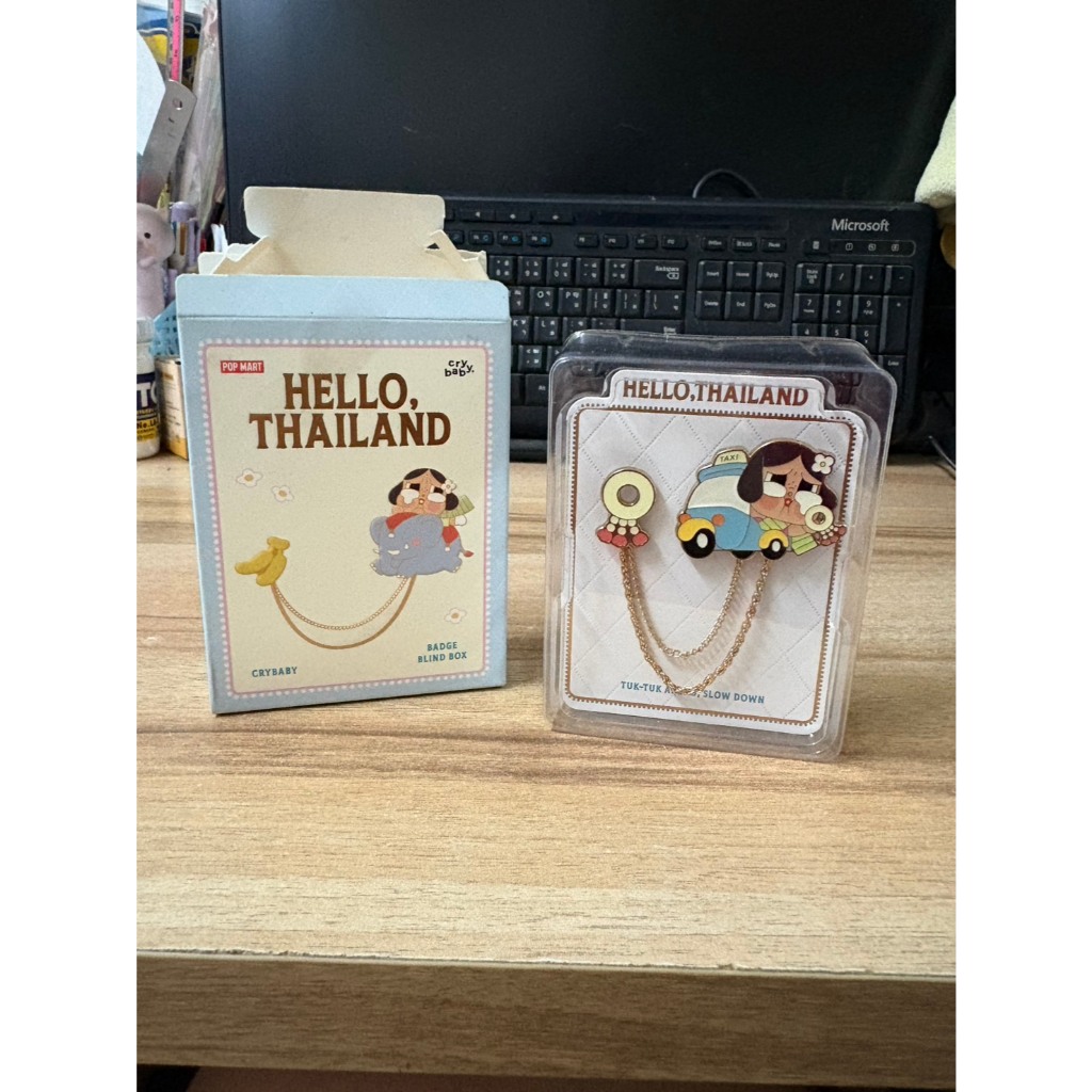 Art toy POPMART มือสอง Crybaby : Hello Thailand Badge