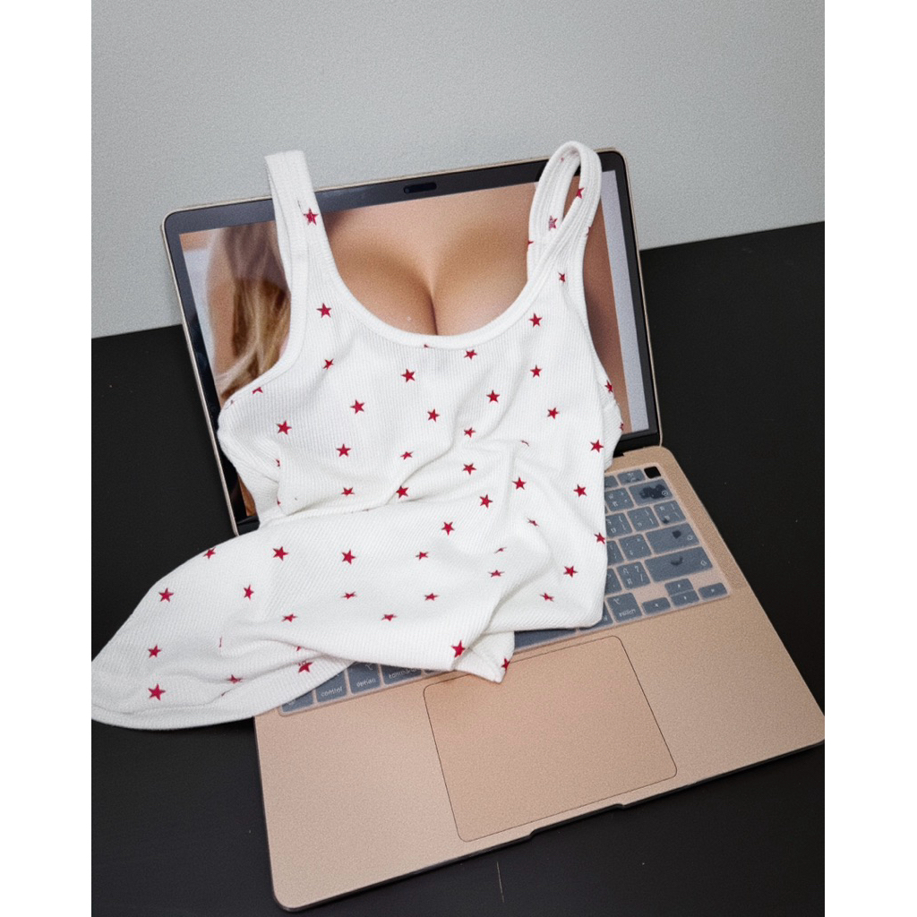 AHOLICBKK | TINY STAR TANK - เสื้อกล้ามดาว