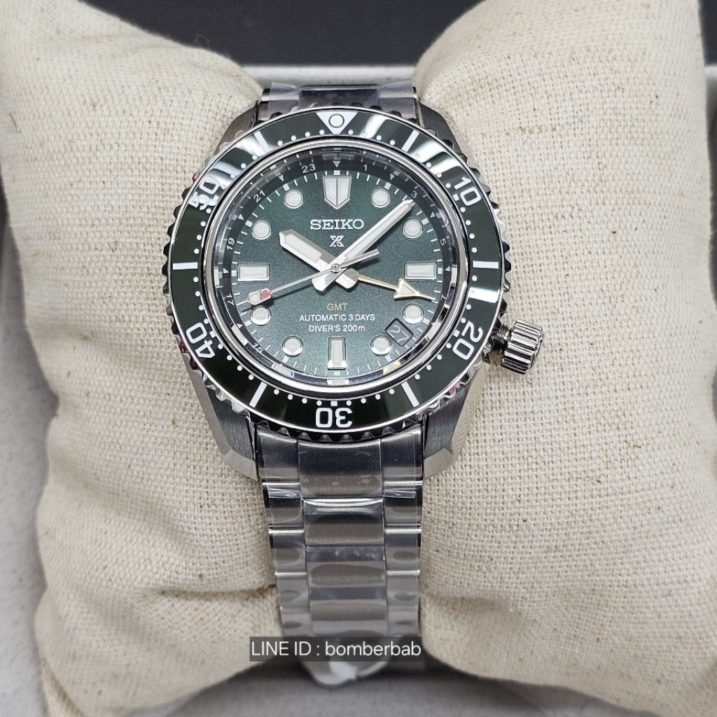 (รูปถ่ายเองกับมือ) seiko gmt mm200 spb381 spb381j spb383 spb383j sbej009 sbej011