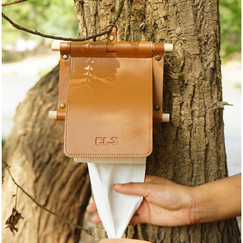 ที่ใส่ทิชชู Camping แบบแขวน CLS ที่ใส่ทิชชูแบบม้วน แขวน วัสดุ : หนัง + ไม้ ขนาด 17*17.5cm
