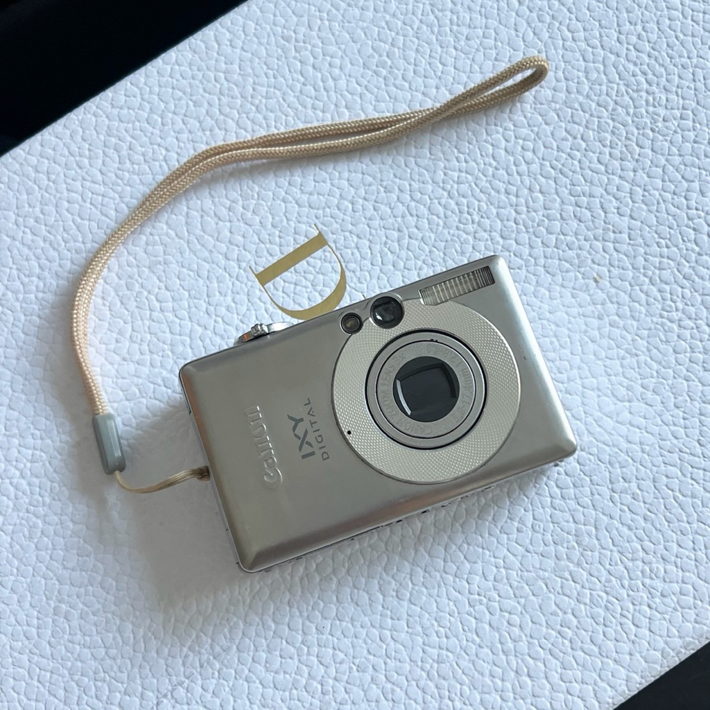 Canon IXY 50 กล้องดาราอินฟลู กล้องคอมแพค กล้องดิจิตอล