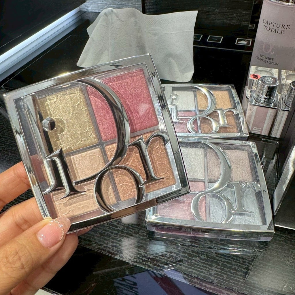 ‼️ของแท้จากช้อปญี่ปุ่น‼️ได้ถุงจากช้อปด้วย🛍️DIOR BACKSTAGE Glow Face Palette 001 universal ความละมุน ความเนียนกริบไม่จกตา
