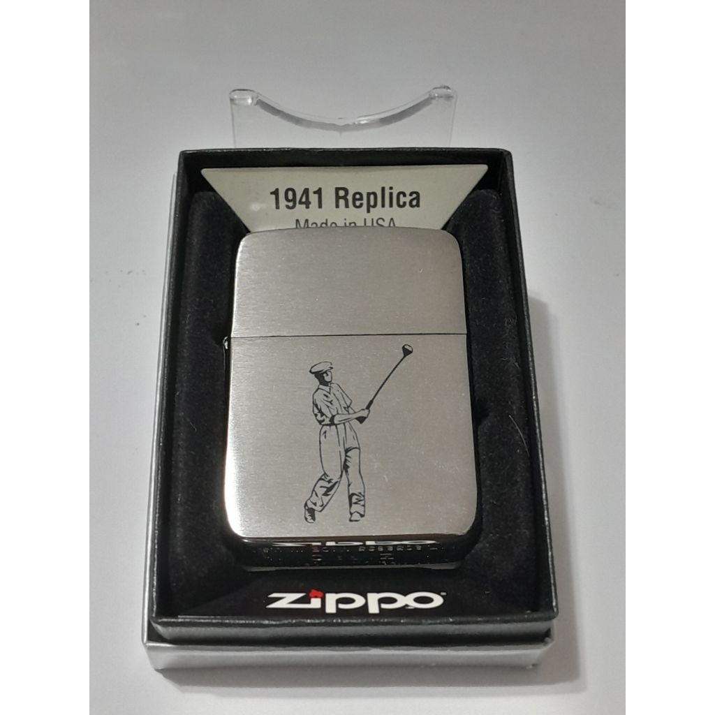 zippo 24839 camera man zippo replica 1941ผลิตปี 2014 สีเงิน ผิวโครเมี่ยม ลายแบบสกรีน รูปนักกอล์ฟ ทรง