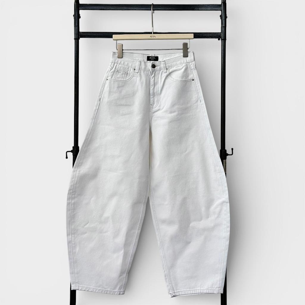 Atipashop - Milky White Jeans | กางเกงยีนส์ขายาวทรงบาร์เรียลสีขาว
