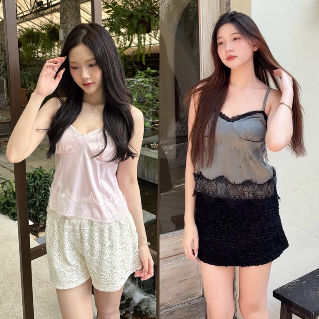 𝖲𝗎𝗇.𝗍𝗎𝗋𝖽𝖺𝗒 เสื้อสายเดียวซาตินติดลูกไม้ รุ่น Julius ทรงหลวมใส่สบาย (สายปรับได้)