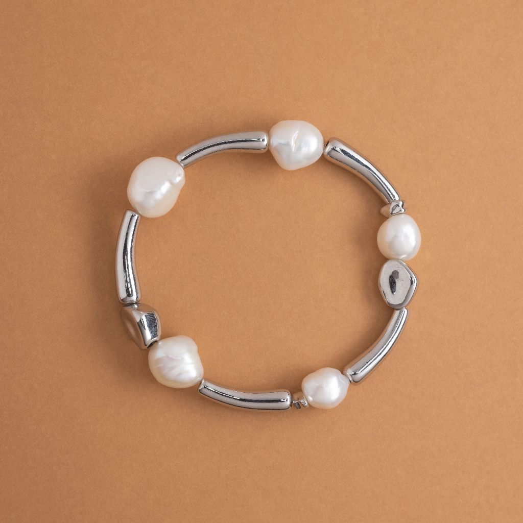 WHITE PEARL STRETCHY BRACELET สร้อยข้อมือมุกยืดหยุ่น