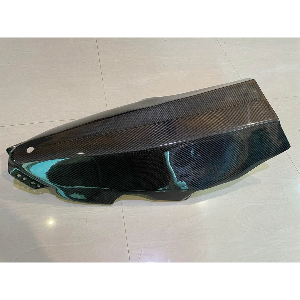 อกล่าง R6 อกสนาม Yamaha R6 คาร์บอน