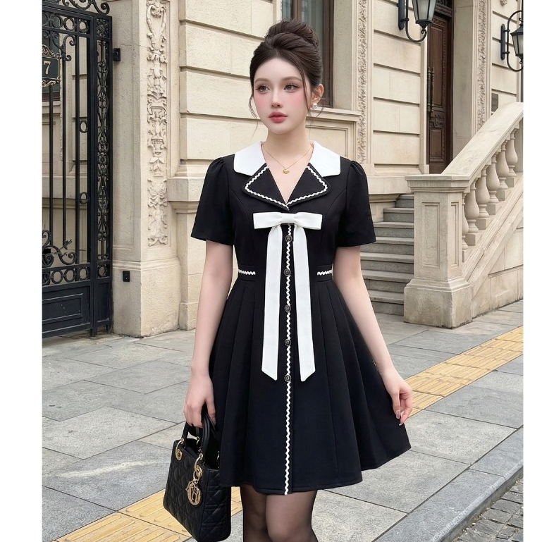 (มี3XL) Maria Diamond สีดำ Urban Black Dress เดรสสั้นผ้าเปเป้ปกเชิ้ต แต่งโบว์หน้า แต่งกระดุมหน้า ซิปหลัง มีซับใน