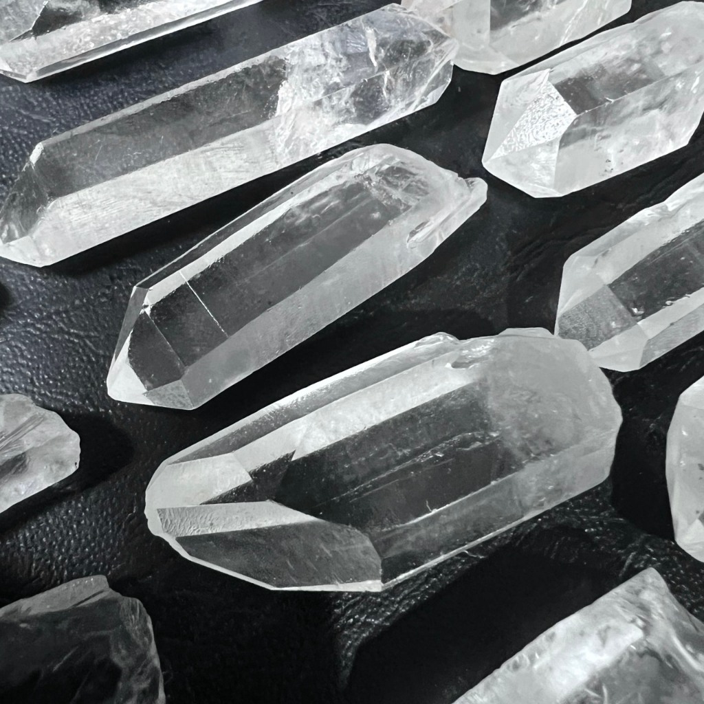 ผลึกควอตซ์ใส คัดใสมาก ก้อนดิบจากธรรมชาติ (Clear Quartz)
