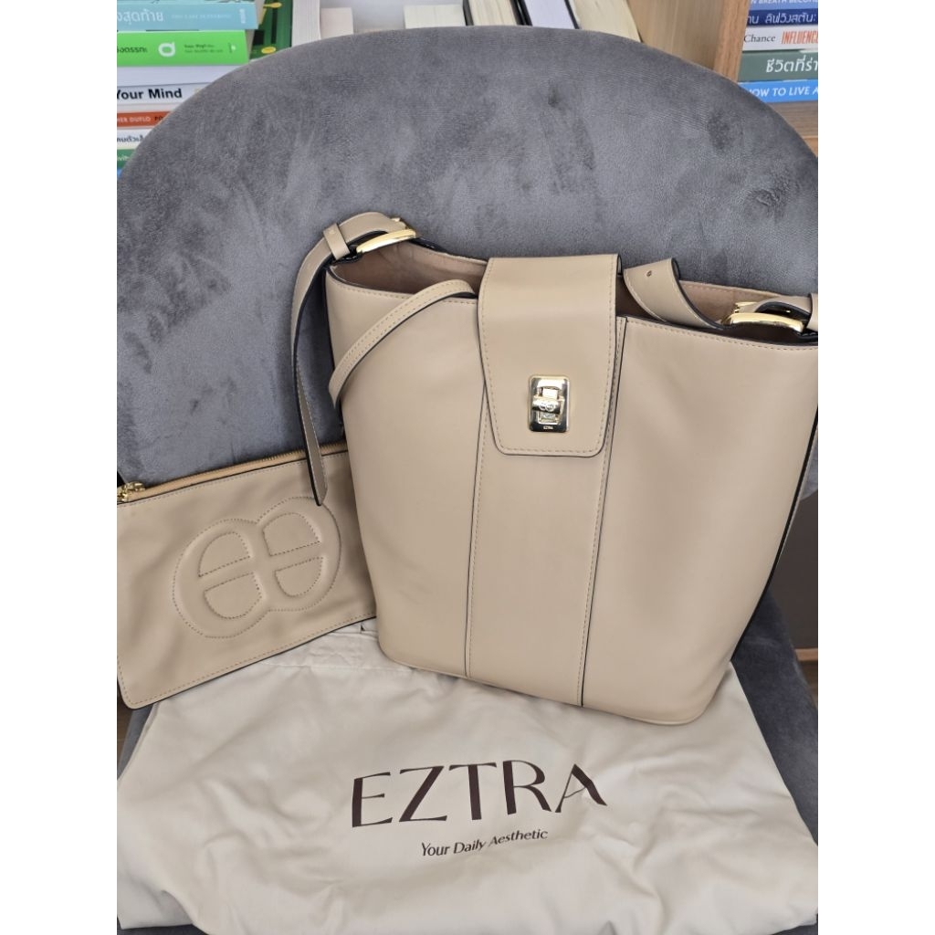 EZTRA Ezzence สีครีม อะไหล่ทอง มีกระเป๋าลูก อุปกรณ์ครบ