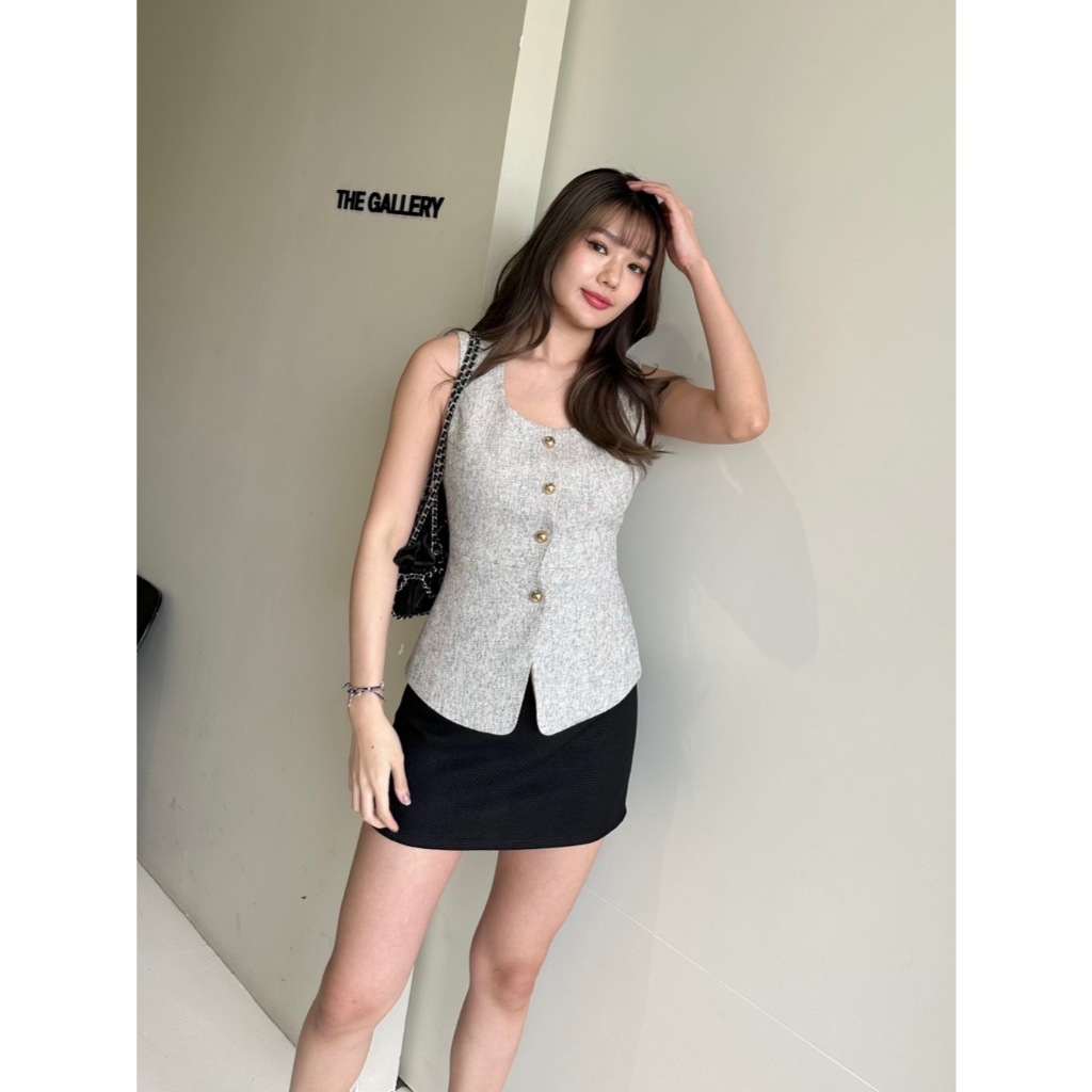 Used once like new💙Thesummernade💙 Irene vest เสื้อกั๊กผ้าทวิต Size M