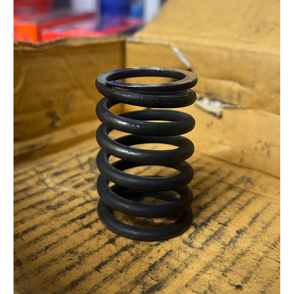 สปริงวาล์ว รถไถฟอร์ด มือสอง 5000-6600-6610 แท้ถอด 1 ชิ้น