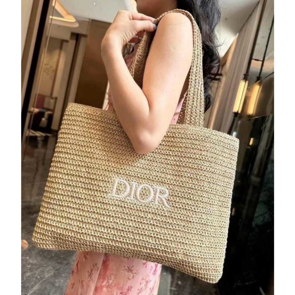กระเป๋าสานใบใหญ่Dior Beauty Tote Bag