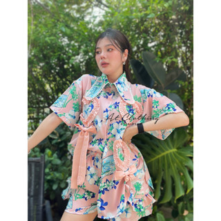 [ รุ่น Sหัวใจโบว์ ] ชุดเซ็ท 2 ชิ้น เสื้อคอปกแต่งขอบลูกไม้ + …