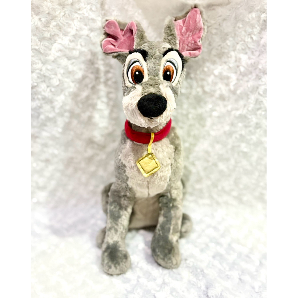 Tramp จาก Lady and the Tramp สูงประมาณ 16 นิ้ว