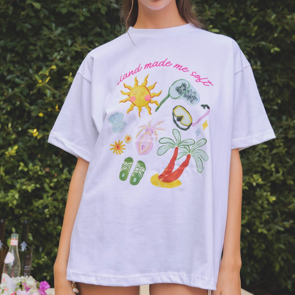 Island  Oversized Tee 🌞🏄‍♀️🌴✨เสื้อยืด Oversized สีขาว สกรีนลายวาด collection พิเศษ Marymonet