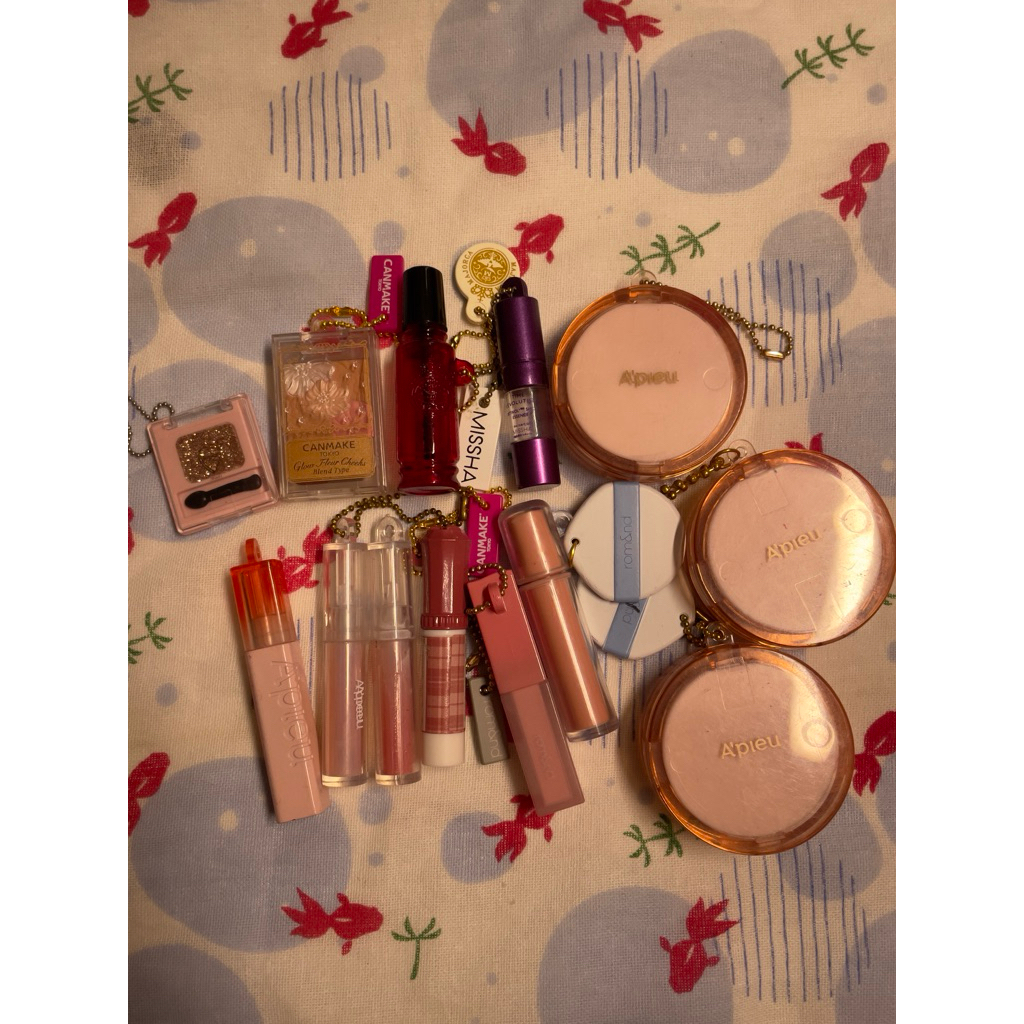 ✨พวงกุญแจเครื่องสำอาง Rom&nd Canmake A’pieu Majolica majorca