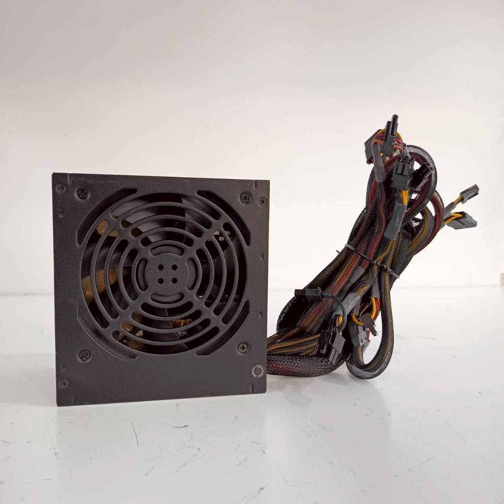 PSU  CORSAIR  VS650  (80 + WHITE)  ประกัน  2  เดือน