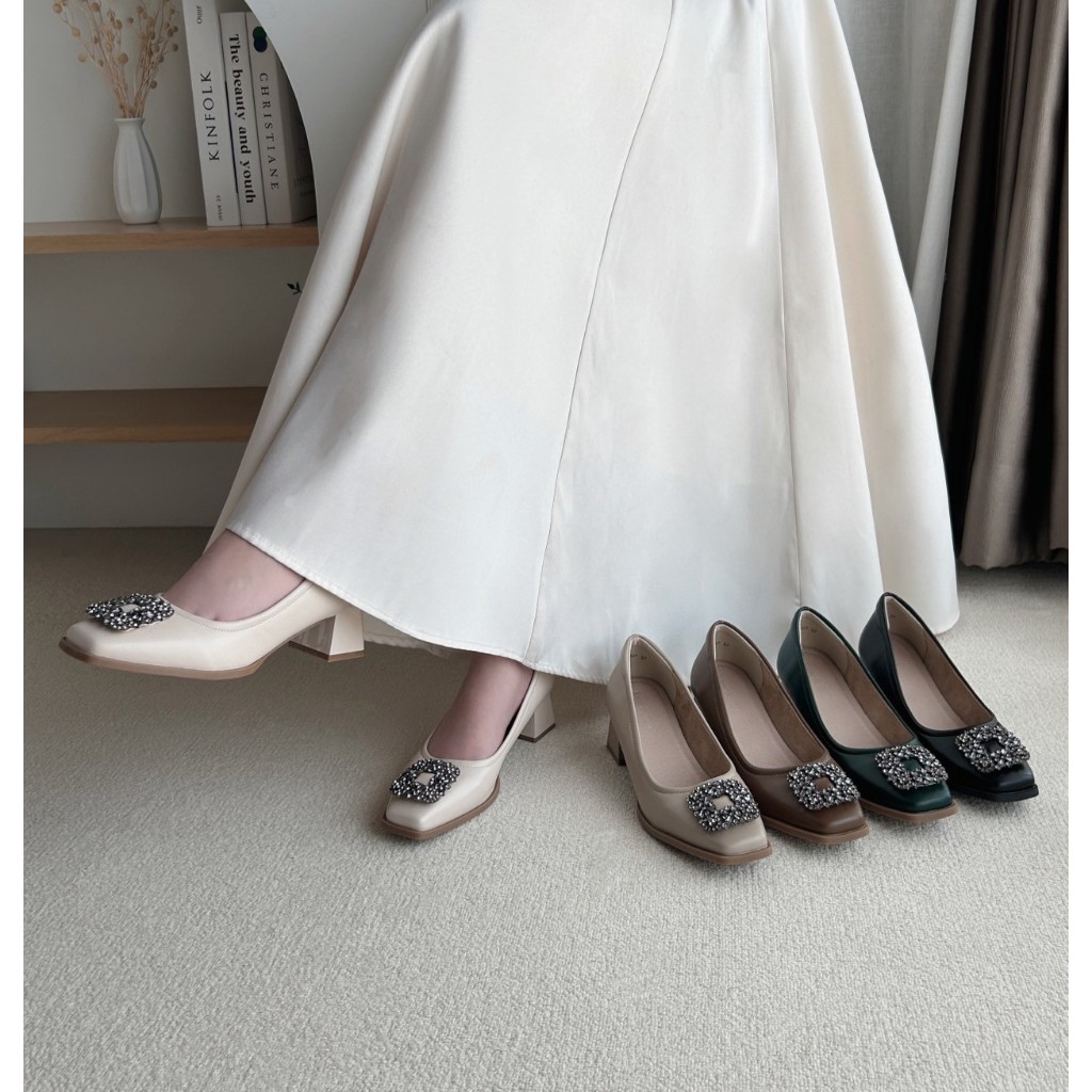 รองเท้าคัทชู ปลายตัดแต่งอะไหล่Block Heels ส้นสูง1.5นิ้ว รองเท้าkaimooksissy  ks251107