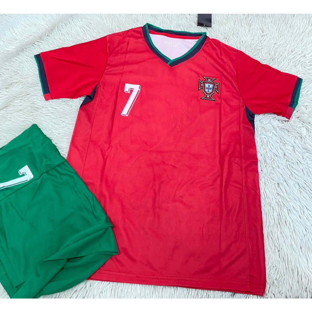 ชุดฟุตบอลผู้ใหญ่สีแดงเบอร์7สกรีนชื่อRONALDOเสื้อ+กางเกง