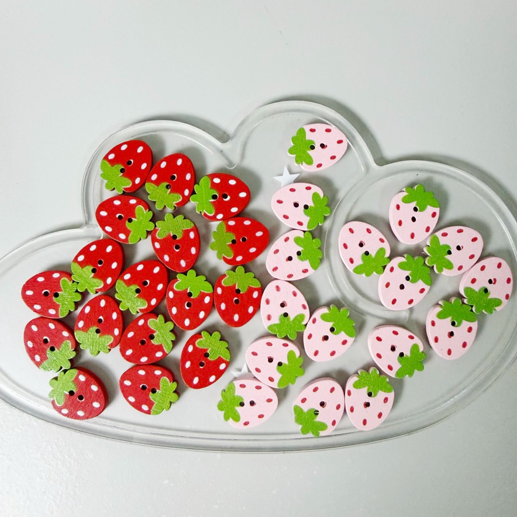 🍓🎀พร้อมส่ง!กระดุมสำหรับตกแต่ง แพค10ชิ้น ลายสตอเบอรี่สีชมพู แดง