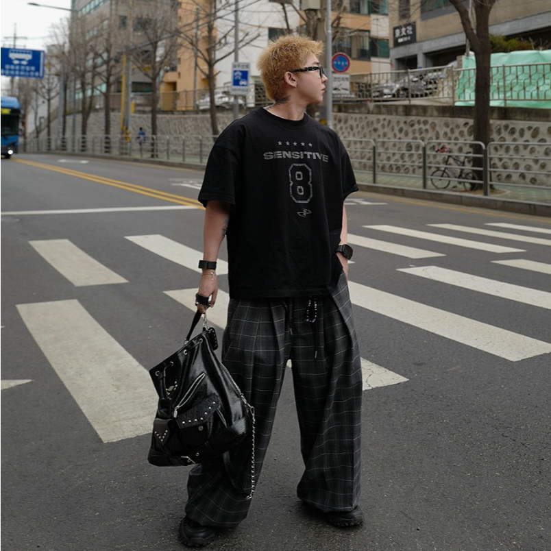 QCLOTH : SENSITIVE 8 STAR BOXY
