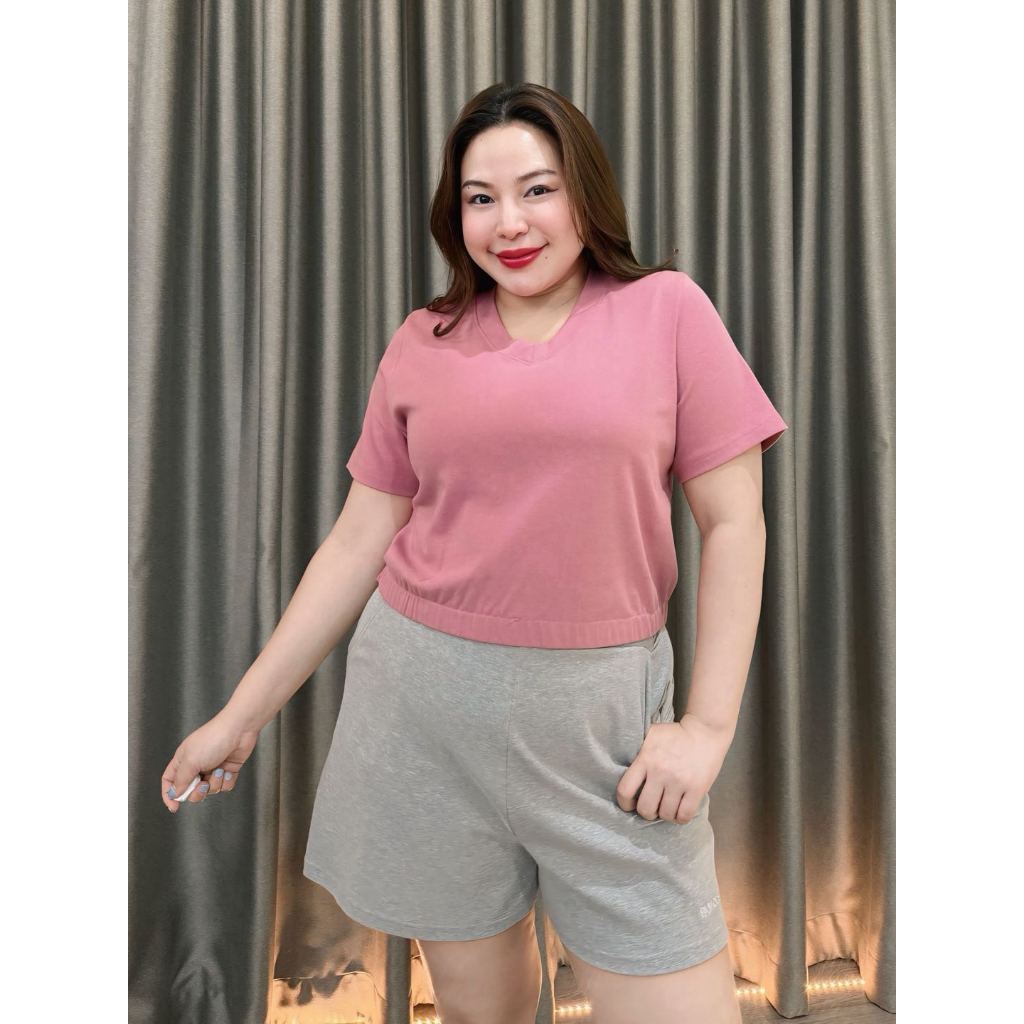 FAMOUS เสื้อคอวีสีพื้น จั๊มปลาย #FMBL-E2T288