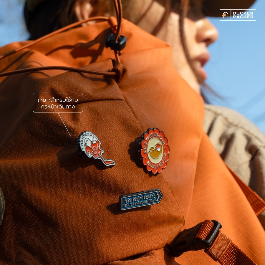 DUCKER PACKER - Official Pin - เข็มกลัดลายท่องเที่ยว ติดกระเป๋า กระเป๋าเดินทาง เสื้อผ้า