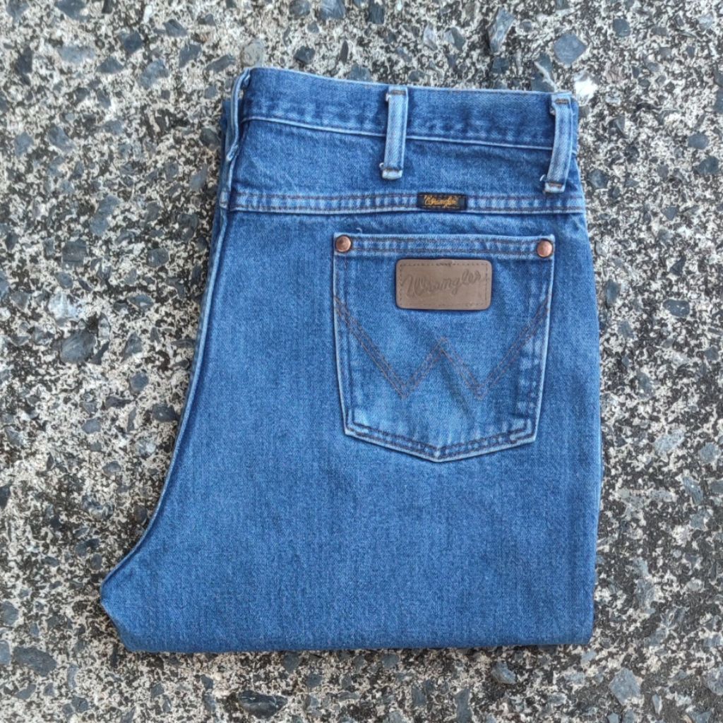 W28/38 กางเกงยีนส์มือสอง Wrangler รุ่น 936PWD เอววัดจริง 38" ยาวทั้งตัว 43" ปลายขา 9" ผลิต Nicaragua
