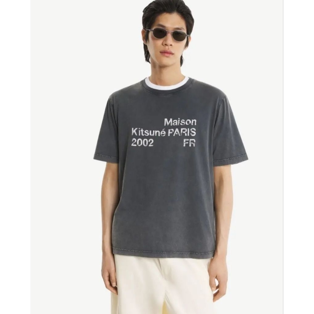 New เสื้อยืด Maison Kitsune 2002 tee logo ดำเฟดๆ ของแท้💯พร้อมส่ง
