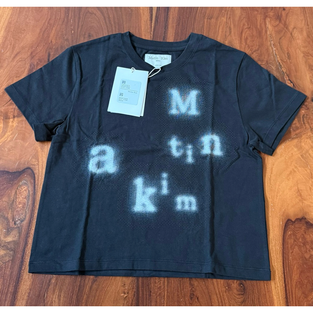 มีโค้ดลด 25% /พร้อมส่งจากไทย เสื้อครอป Matin kim แท้จากชอป เสื้อยืดMatin Kim สีดำ ไซส์M ราคาป้าย