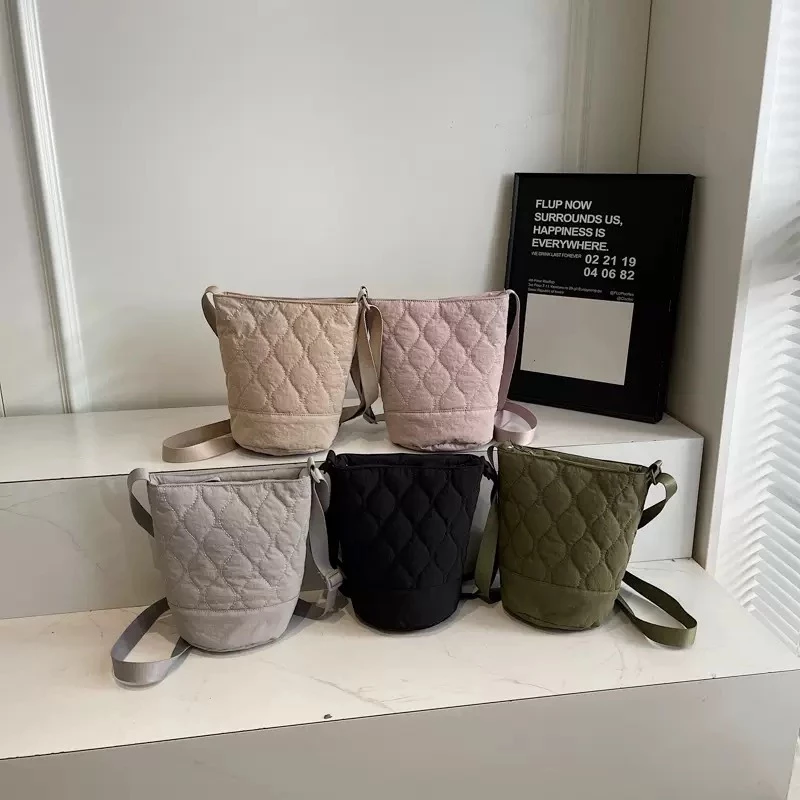 (B-2910)🔥พร้อมส่ง กระเป๋าสะพายข้าง เรียบง่าย แฟชั่นมาใหม่ ฮิตมากตอนนี้ แฟชั่นฤดูใบไม้ผลิ มีซิป 5สี