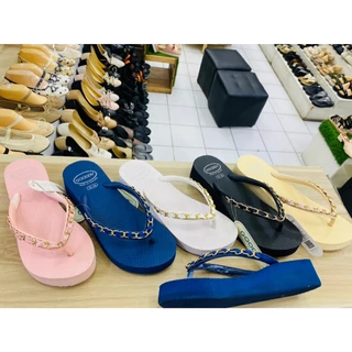 พร้อมส่ง รองเท้าแตะคีบ รองเท้าแตะผู้หญิง ตกแต่งร้อยโซ่ พื้นหนา 1.5 นิ้ว Gooddy Fashion New