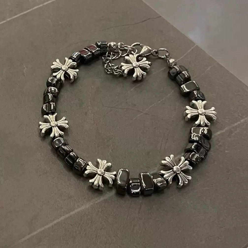 [HERMANZ] สร้อยข้อมือแนวสตรีท BLACK FLORAL ONYX