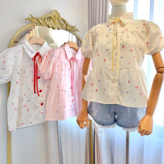 เสื้อเชิ้ตคอปกแขนตุ๊กตา  ทรงระบายเย็บต่อชั้นๆ เนื้อผ้ายีนมิล…