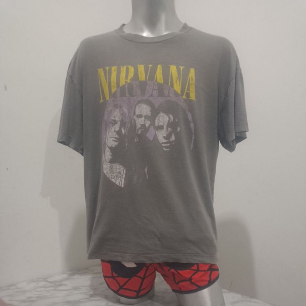 เสื้อยืดมือสอง ต่างประเทศ เสื้อวง Nirvana 2021 Tag. H&M แนวแฟชั่น ผ้าออกฟอก ดูเหมือนเก่า OverSize XL