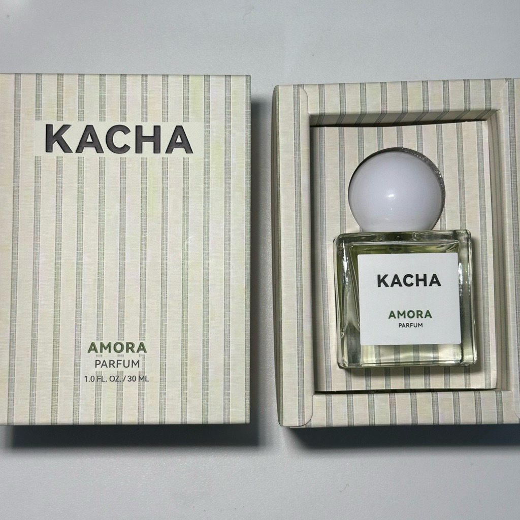 (ของแท้) น้ำหอม Kacha brand กลิ่น Amora พร้อมกล่อง