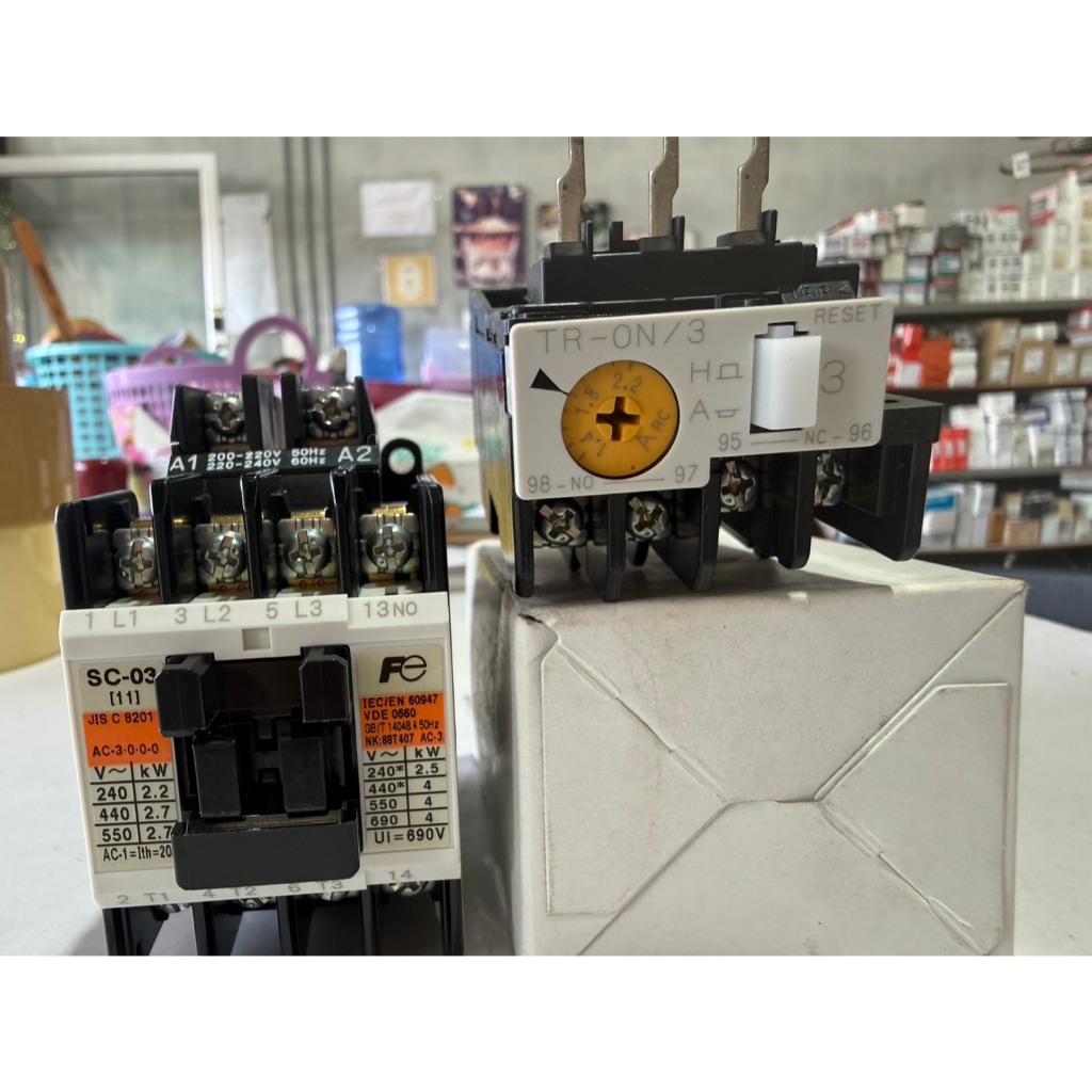 Magnatic แมคเนติก SC-03 + TR-0N/3  (1.4 - 2.2A  ,2.8-4.2 ) 220V FUJI