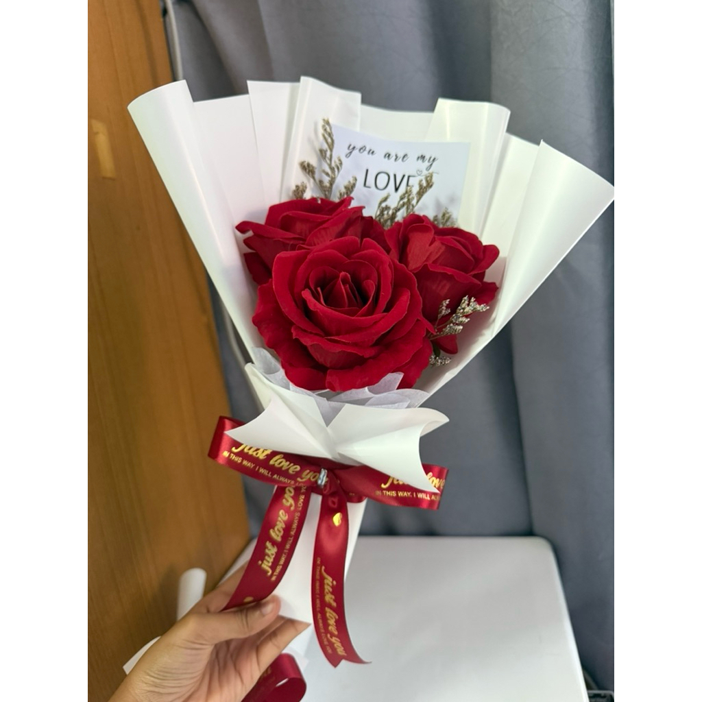 ช่อดอกไม้กุหลาบ ดอกไม้ปลอม ของขวัญให้เพื่อน ของขวัญให้แฟน